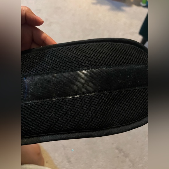 -SOLD- TushBaby baby / toddler hip carrier - Picture 10 of 10